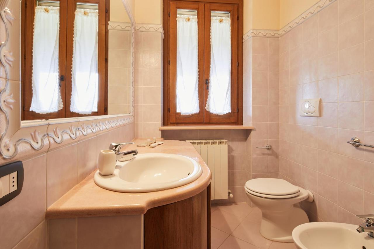 Вилла Relais La Cerreta Кастильоне-дель-Лаго Экстерьер фото
